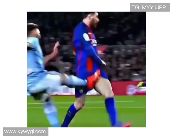 足球明星意外瞬间合集惊艳头像视频引发热议与讨论